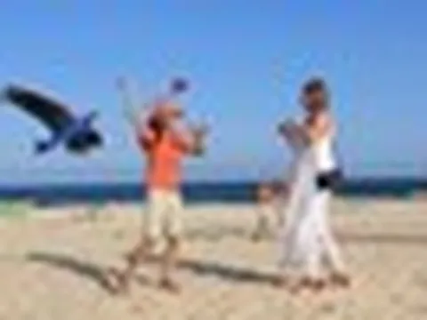 Phát hiện "con vật khổng lồ" trên bãi biển Sầm Sơn đúng dịp 2/9, hàng nghìn du khách chú ý