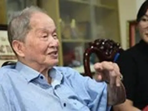 Tuổi 18 rưng rưng nghe chuyện yêu nước của người anh hùng 98 tuổi