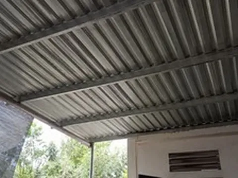 Mái tôn bị dột nên làm gì đầu tiên?