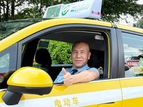 Cuốc xe taxi chỉ hết 160.000 đồng nhưng khách chuyển khoản hơn 545 triệu, tài xế phát hiện lập tức báo công an