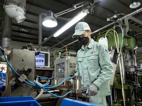 Sản xuất công nghiệp tăng cao nhất 7 năm, vốn ngoại vào Việt Nam tăng 55,4%