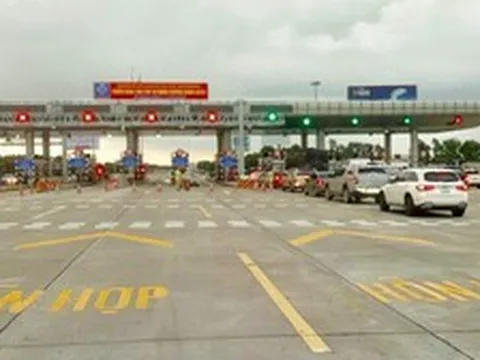 Bộ Công an nêu rõ các trường hợp lùi xe trên cao tốc sẽ không bị phạt nguội