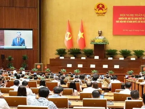 Người lãnh đạo phải gần dân, lắng nghe và hành động vì dân