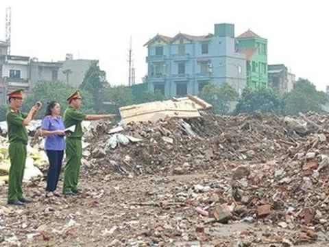 Khởi tố 5 người liên quan vụ đổ trái phép 33.500 tấn chất thải xây dựng ở Hà Nội