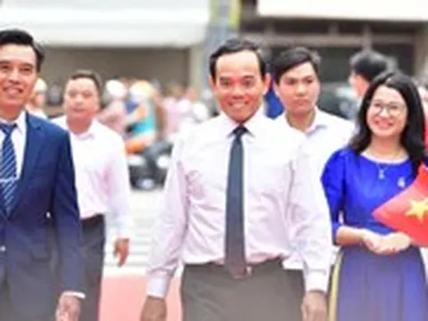Bí thư Trần Lưu Quang, chủ tịch Nguyễn Văn Được dự lễ khai giảng tại Trường THPT Trần Khai Nguyên