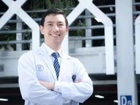 Bác sĩ Chợ Rẫy kể khoảnh khắc nghẹt thở đỡ sinh em bé trên máy bay, hạ cánh ở Myanmar