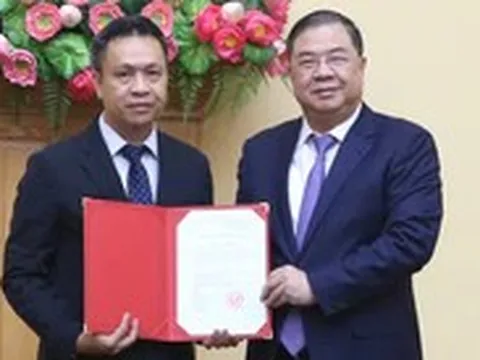 Trao quyết định bổ nhiệm Thứ trưởng Bộ Công Thương Nguyễn Việt Sơn