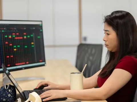 VN-Index vượt 1.850 điểm, nhưng 3/4 lượng cổ phiếu trên sàn vẫn 'lạ' lắm