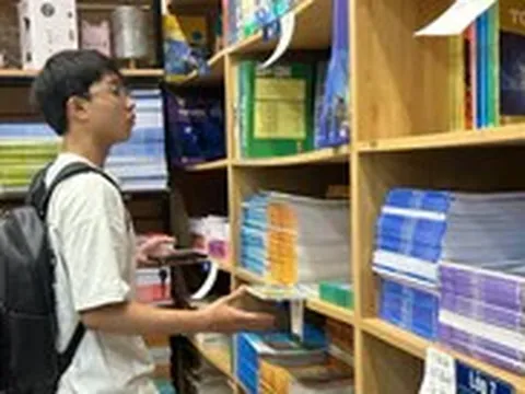 Sách giáo khoa: Phụ huynh vẫn còn tìm, đã phát hành 228 triệu bản và in tiếp 17 triệu bản