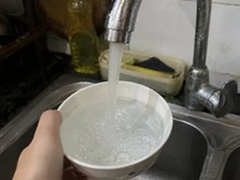 Nước máy có mùi clo nên làm gì đầu tiên?