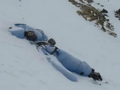 Chuyện gì đã xảy ra với hơn 200 thi thể bị bỏ lại trên núi Everest?