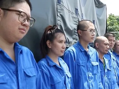 Làm giả hồ sơ vay mua ô tô, lừa ngân hàng