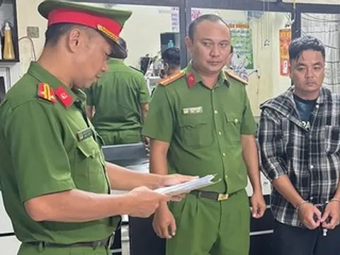 Lời khai của nhóm đối tượng dùng còng số 8 khống chế người, ép viết giấy nợ