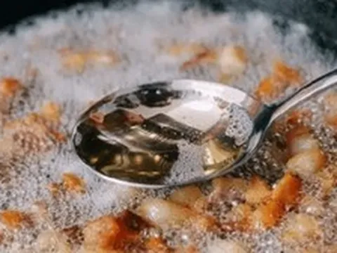 Lời khuyên cho những gia đình vẫn thường xuyên nấu ăn bằng mỡ lợn