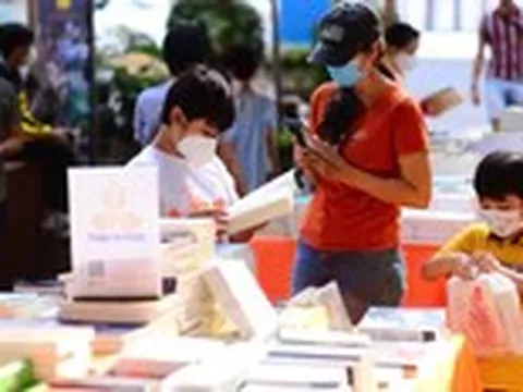 Ngày nghỉ thứ 12 trong năm, không chỉ là thêm 'ô đỏ'