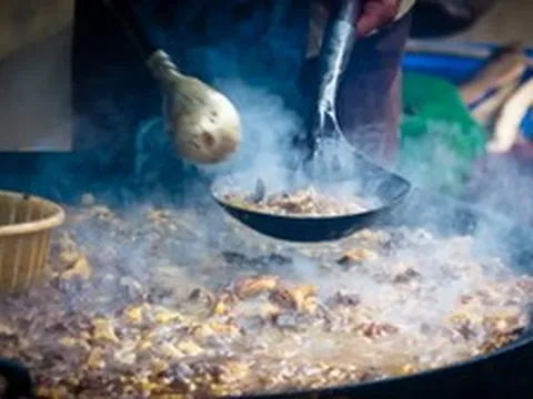 Đặc sản khiến nhiều người Việt còn chần chừ, khách Tây ăn một lần rồi về nhà lại thấy thèm