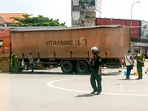 Vụ 4 người đi xe máy bị cuốn vào gầm xe tải, 3 người chết: Thủ tướng yêu cầu điều tra, kiểm điểm trách nhiệm