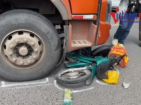 Tai nạn giữa ô tô tải và xe máy, 3 người tử vong tại chỗ