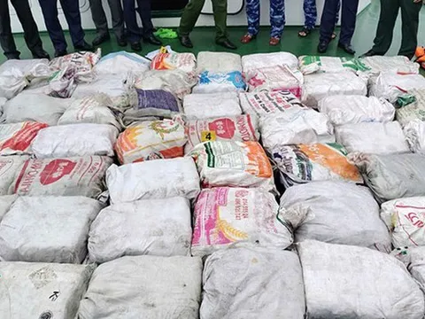 Triệt phá đường dây vận chuyển ma túy xuyên quốc gia, thu giữ 1,16 tấn ketamine giấu trên tàu cá
