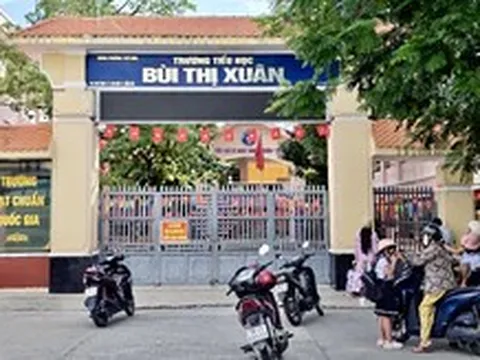Giáo viên lo lắng vì đi dạy ở phường khác nhưng vẫn thuộc trường cũ
