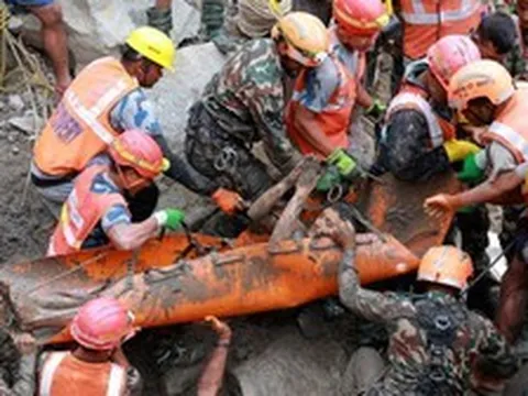Cách 2 người sống sót kỳ diệu sau 9 ngày kẹt trong đường hầm thuỷ điện ở Nepal