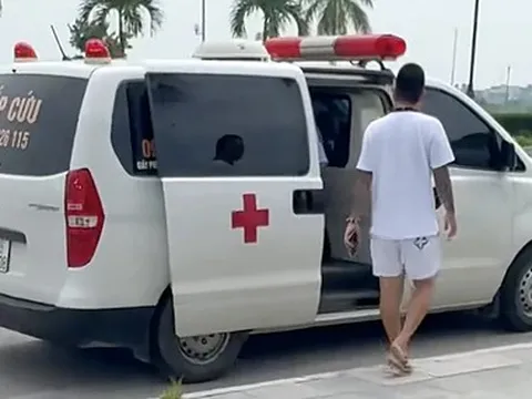 Nhân viên xe cấp cứu tư nhân tự vào bệnh viện tư vấn: Bệnh viện có phải chịu trách nhiệm?