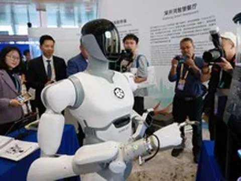 Reuters: Trung Quốc chuẩn bị đưa robot hình người vào tác chiến