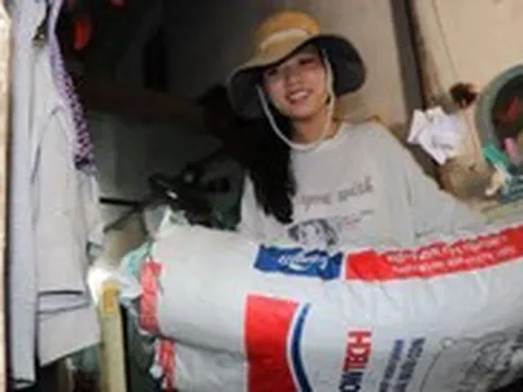 Xin bán cà phê 10 tiếng mỗi ngày ở phố cổ Hội An, kiếm tiền nhập học ĐH Kinh tế TP.HCM