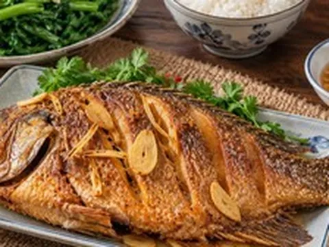 Cá chiên đừng vội cho vào chảo: Làm đúng một bước này, miếng cá vàng giòn mà không bị khô