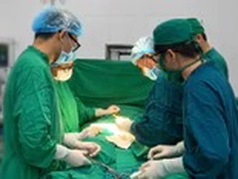 Phẫu thuật cho nam thanh niên bị chấn thương 'của quý' sau tai nạn