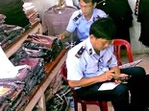 Người mua có quyền đòi lại tiền khi phát hiện hàng giả hay không?