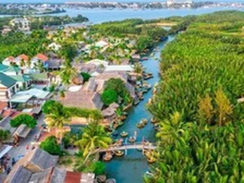 Việt Nam có 1 ngôi làng ví như "miền Tây thu nhỏ" được Forbes vinh danh: Hút khách thử "cảm giác mạnh", đang được đề cử Làng du lịch tốt nhất thế giới