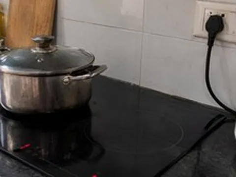 Lời khuyên cho những gia đình vẫn để bếp từ cắm điện 24/24