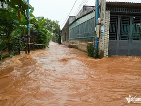 Nước sông Buông dâng cao, khu dân cư cạnh cao tốc ở Đồng Nai ngập sâu