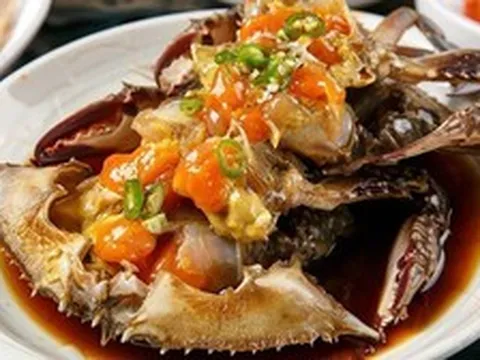 Vì sao người Hàn Quốc ăn cua sống mà không sợ ký sinh trùng?
