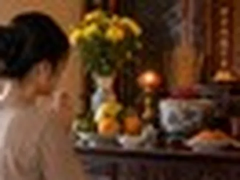 Lời khuyên cho người bận rộn lỡ quên thắp hương sáng mùng 1: Có nên thắp bù vào hôm sau?