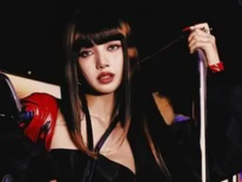 Thời trang nổi loạn của Lisa trong MV SaWaDiKa