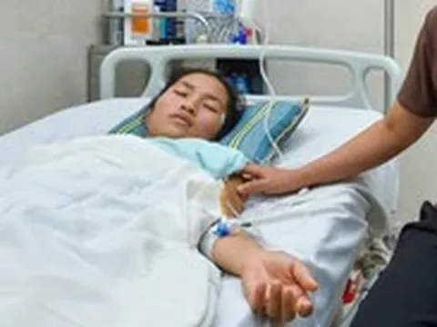 Mê man trong cơn sốt, cô giáo mầm non bị cắt một chân rơi nước mắt khi nhắc đến hai con