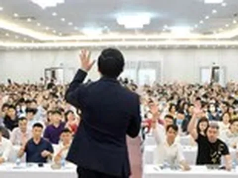 Dừng đào tạo, doanh thu của công ty chuyên bán khóa học làm giàu giảm... 90%