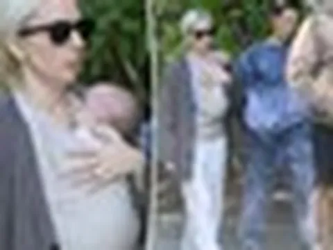 Lady Gaga sinh con ở tuổi 39