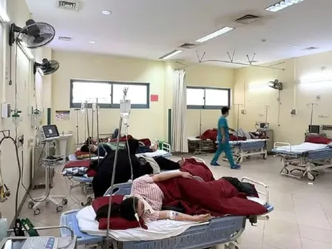 Sau bữa ăn, nhiều công nhân dệt may ở Huế phải nhập viện