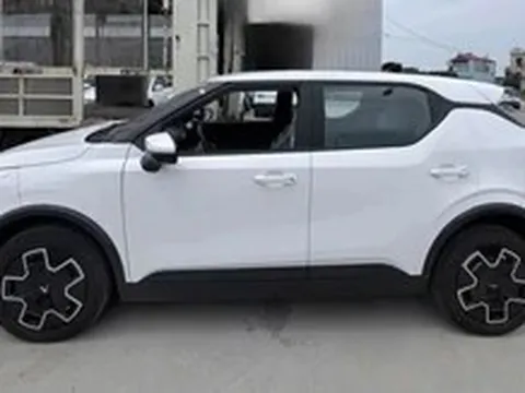 VinFast VF5 mới lộ ảnh không che: Dễ có cốp trước, 30% pin đi được 90km