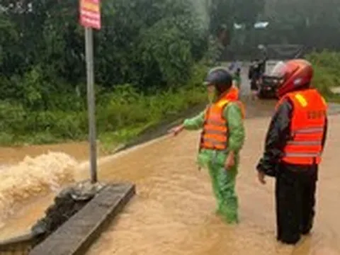 Mưa lớn khiến nhiều khu vực miền núi Quảng Trị bị chia cắt