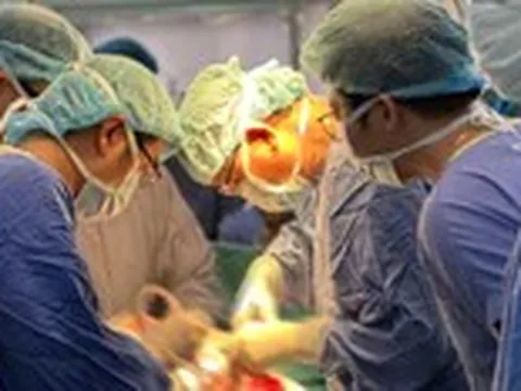 Tiểu ra máu, coi chừng phải cắt bỏ bàng quang