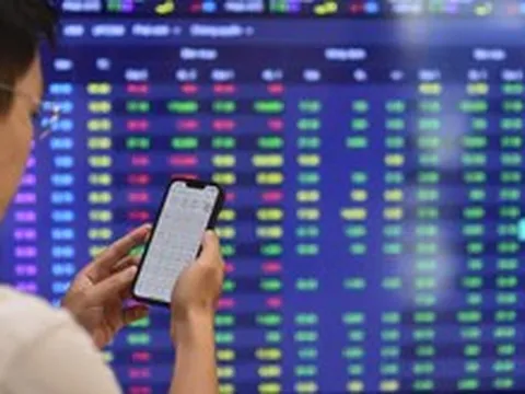 Chứng khoán tuần mới: Trước thềm nâng hạng, VN-Index sẽ còn rung lắc mạnh?