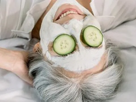 Cụ bà 75 tuổi tiêu sạch gần 12 tỷ tiền dưỡng già để đi làm đẹp ở 1 spa