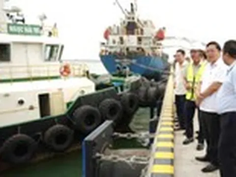 Chủ tịch TP Huế khảo sát cảng nước sâu ở Quảng Trị, tính đường cho hàng hóa các khu công nghiệp phía Bắc