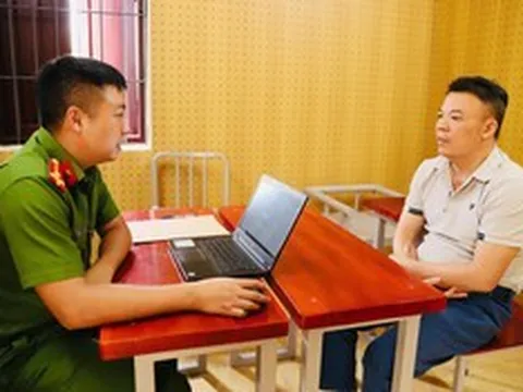 Khởi tố đối tượng giả danh lãnh đạo lừa đảo các tài xế, chiếm đoạt hàng trăm triệu đồng