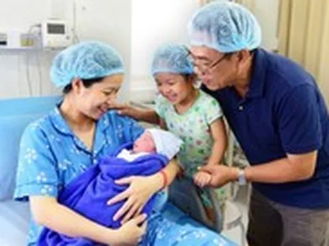 Chọn mốc 35 tuổi để khuyến khích sinh đủ 2 con