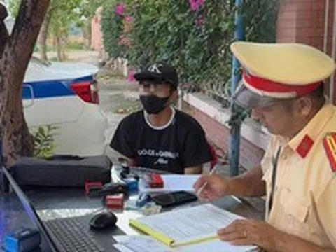Chưa có bằng lái, thanh niên 18 tuổi ở Đắk Lắk lái xe đầu kéo chạy quá tốc độ